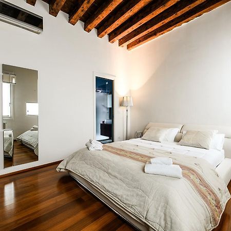 Frari Luxury Apartment Veneţia Exterior foto